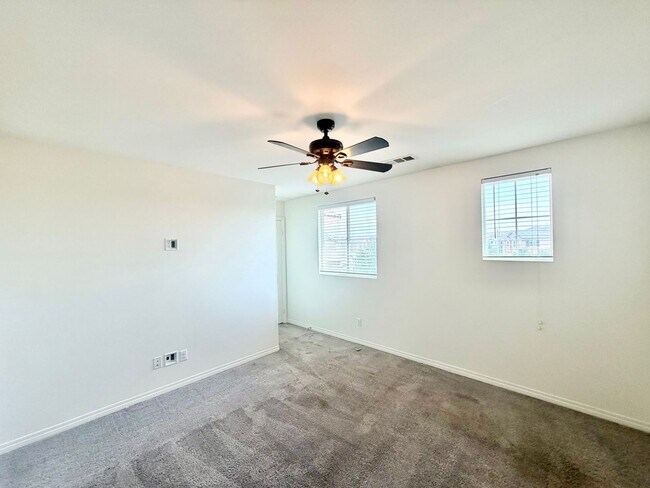 Building Photo - 30136 Sutton Ct