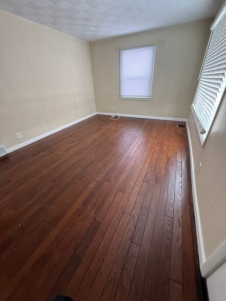 Building Photo - 903 Grandview Ave