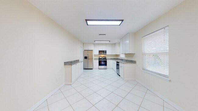 Building Photo - 620 Segovia Rd