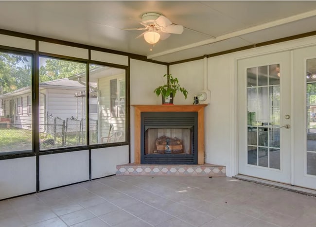 Building Photo - Don't miss out on this beautiful home!