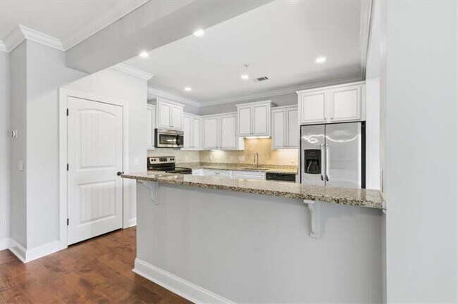 Building Photo - 205 Reserve Ln