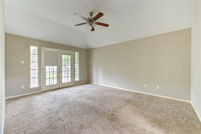 Building Photo - 15403 Meadow Village Dr