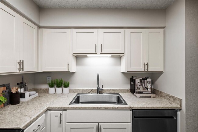 Building Photo - Cloverset Apartment Homes
