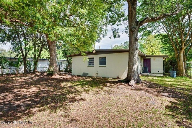 Building Photo - 7010 Arques Rd
