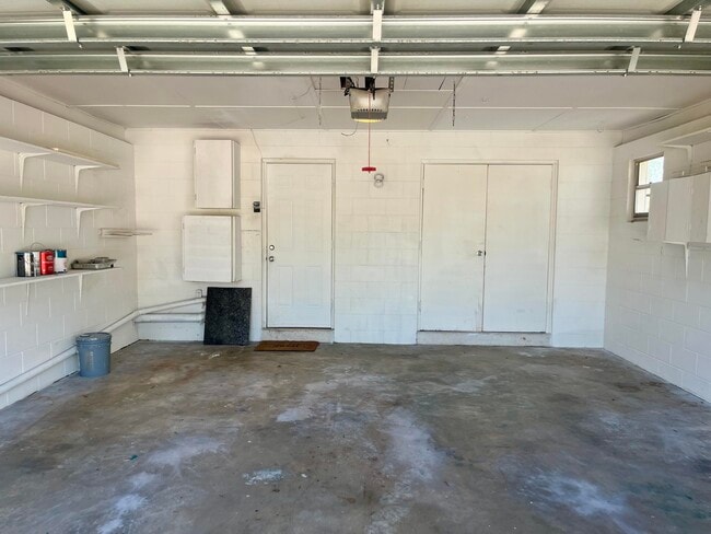 Building Photo - 235 Andros Dr