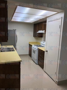 Building Photo - Modesto 3 Bedroom 2 Bath Home