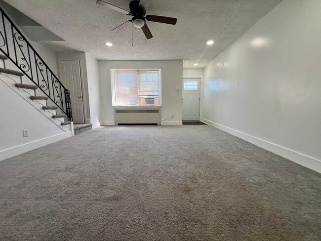 Building Photo - Stunning 3-Bedroom Townhome in Drexel Hill! Available NOW!