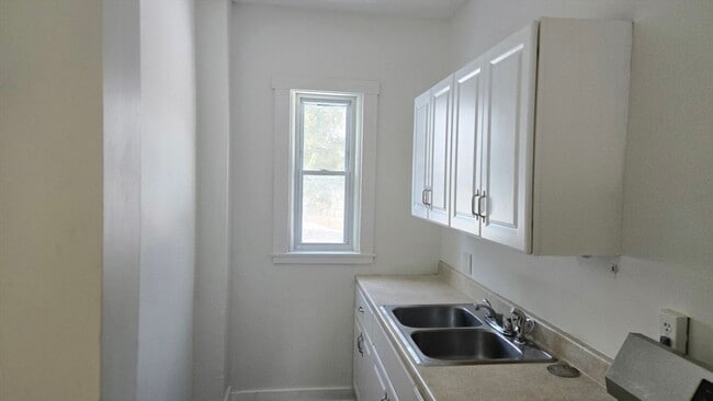 Building Photo - 29 Beech St