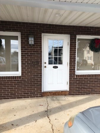 Building Photo - 39 Meadow St