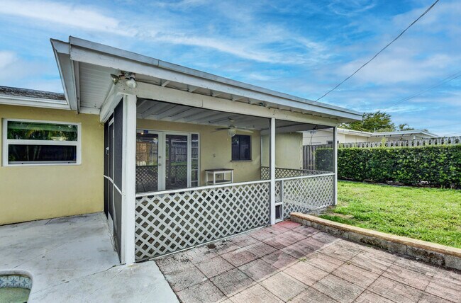 Building Photo - 4163 NW 2nd Ct