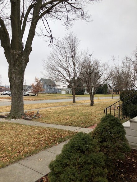 View from front of house - 1009 Spring St