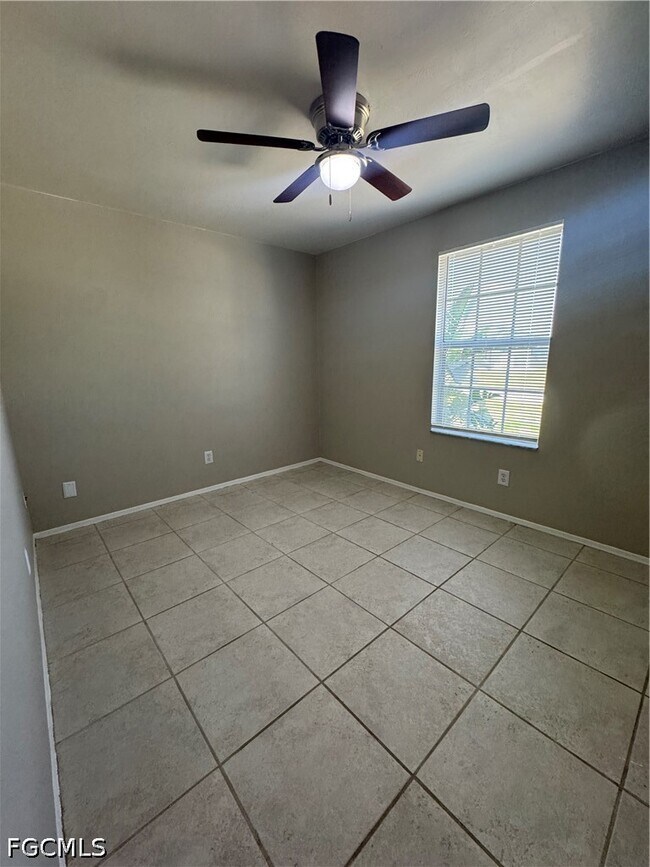 Building Photo - 1700 NE 12th St