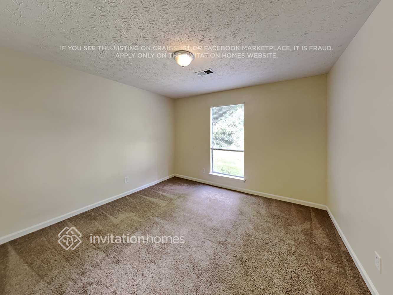 Building Photo - 614 Oxford Hall Dr SW