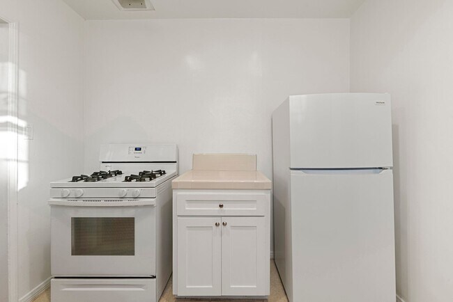 Building Photo - 1209 Orange Grove Ave