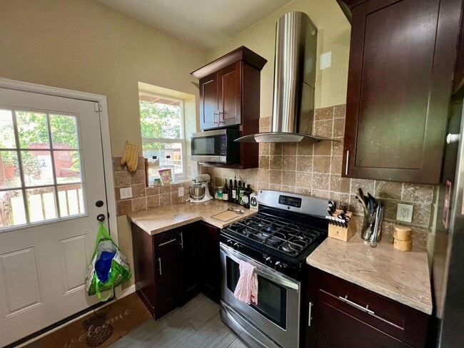 Building Photo - Santa Fe Arts District Gem, 3bed x 2 bath