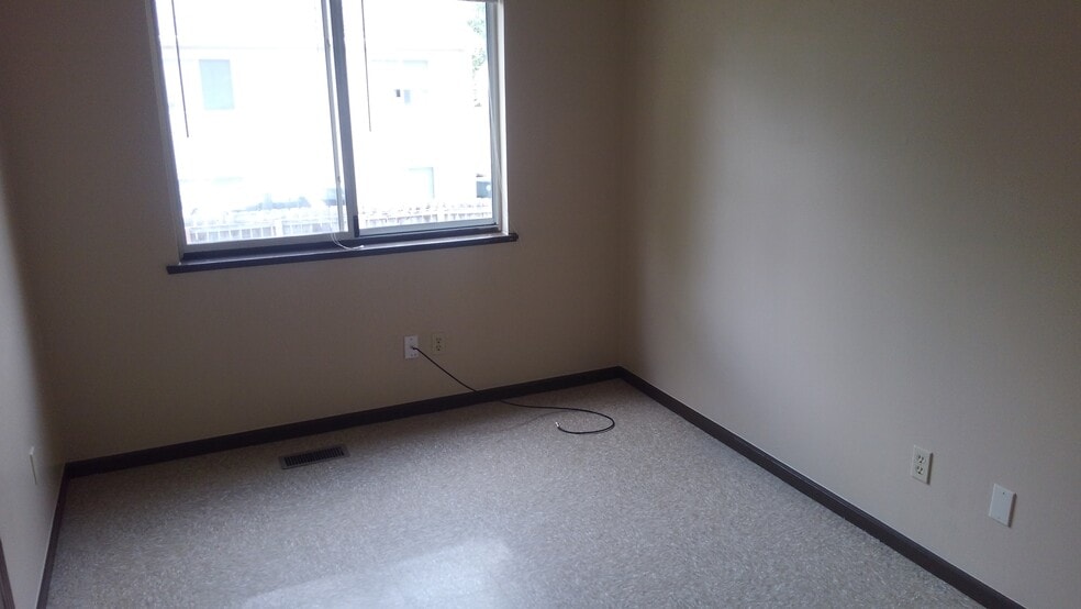 Bedroom - 1318 Albert Ave