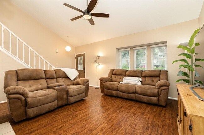 Building Photo - 2435 Country Pl Dr