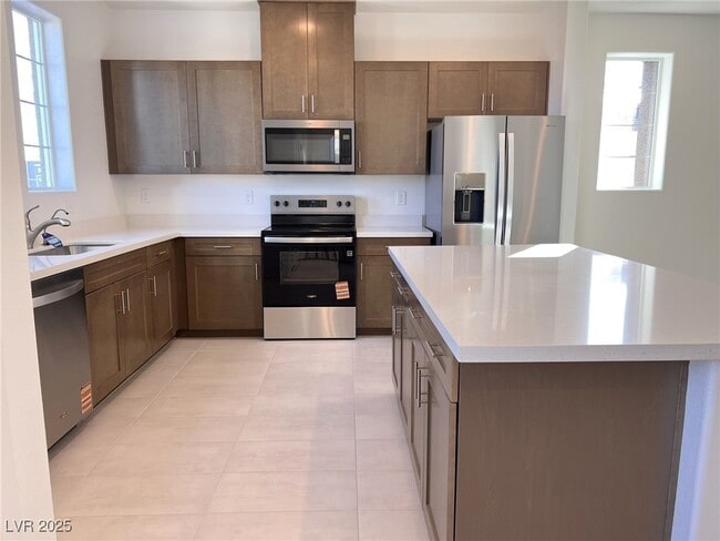 Building Photo - 137 Harmonica Ave