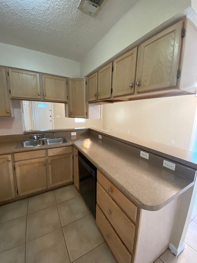 Building Photo - 2603 W Tharpe St