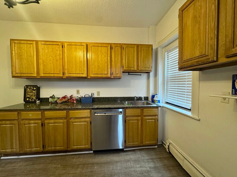 Building Photo - 1510 Tremont St