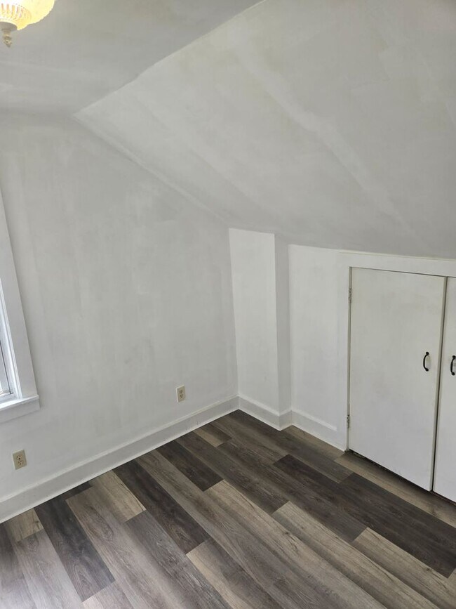 Building Photo - 3746 W 39th St