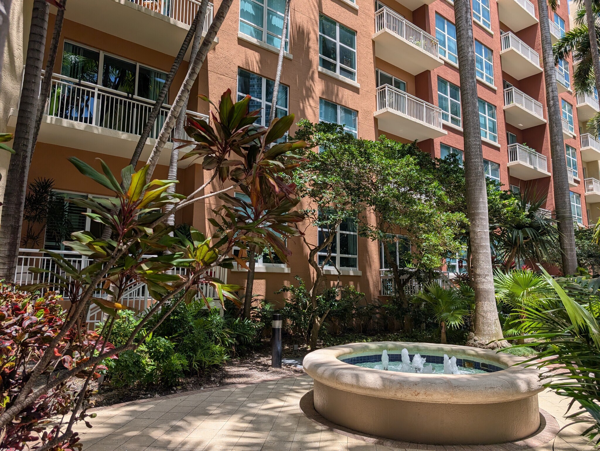 Courtyard - 2001 Biscayne Blvd