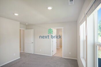 Building Photo - 4 Bed and 2.5 Bath Single-family Home Available for Rent!