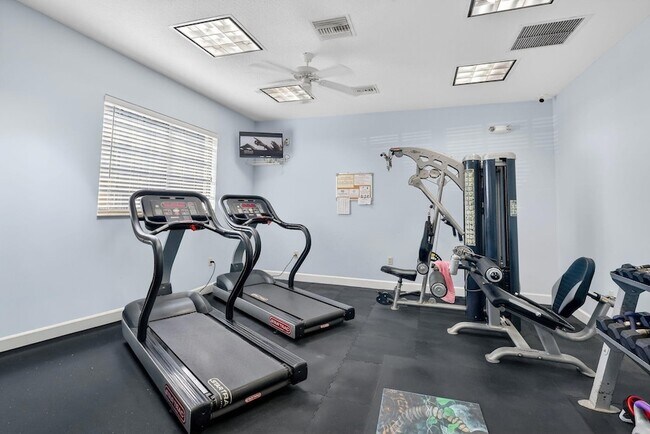 Building Photo - 7410 S Ocean Dr