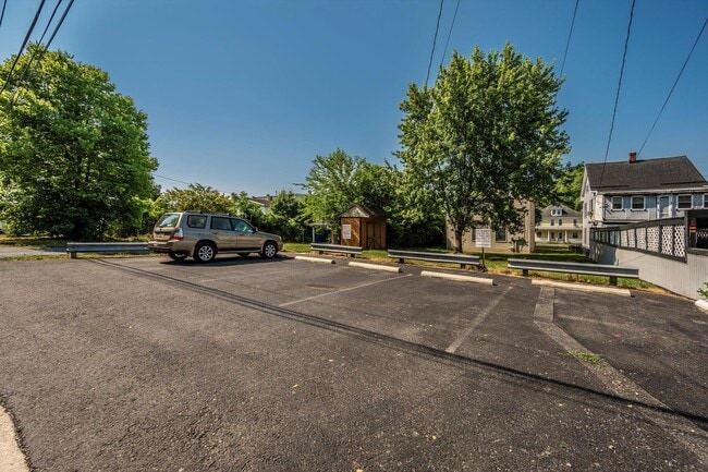 Building Photo - Open House Sun 12.7 from 10:15 to 11:15 AM