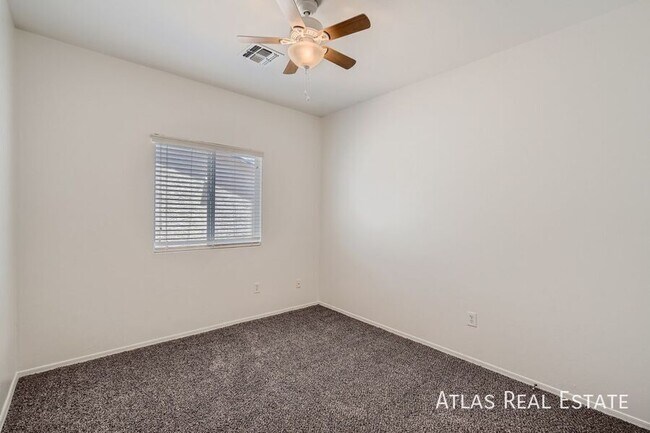 Building Photo - 8437 W Green Kingfisher Ln