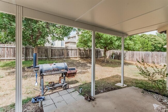 Building Photo - 3612 Bird House Dr