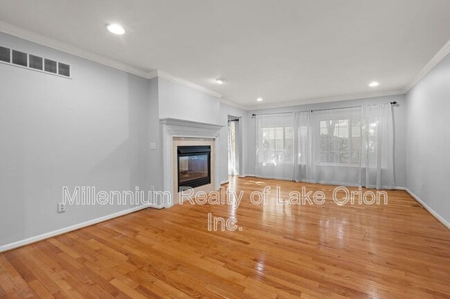 Building Photo - 420 James Cir