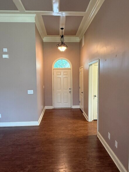Entryway - 367 Stillwood Dr