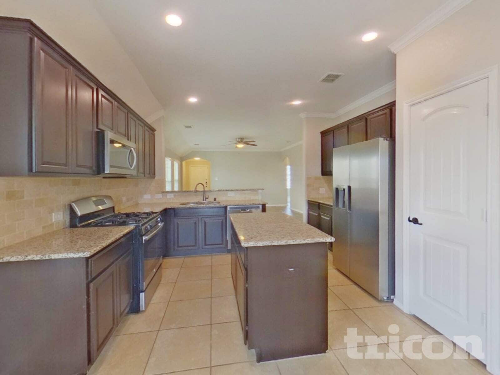 Building Photo - 5816 Burgundy Rose Dr