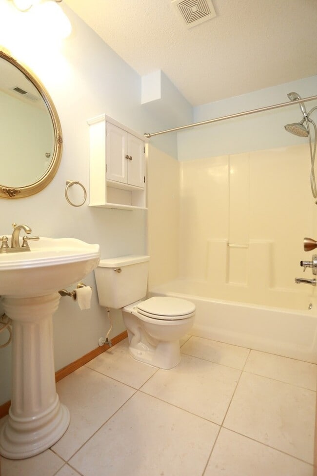 Building Photo - 4 BD Brooklyn Park Home for Rent