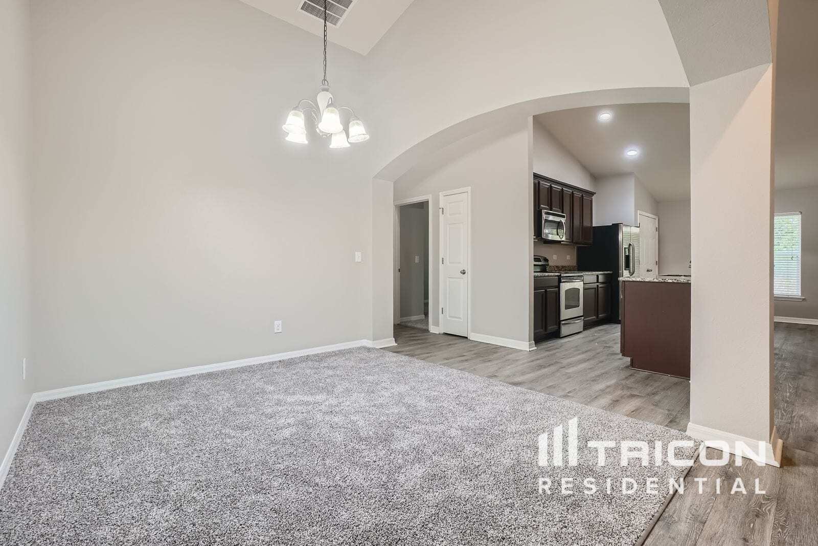 Building Photo - 11127 Lemay Dr