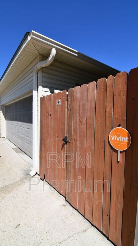 Building Photo - 8429 Florida Blvd