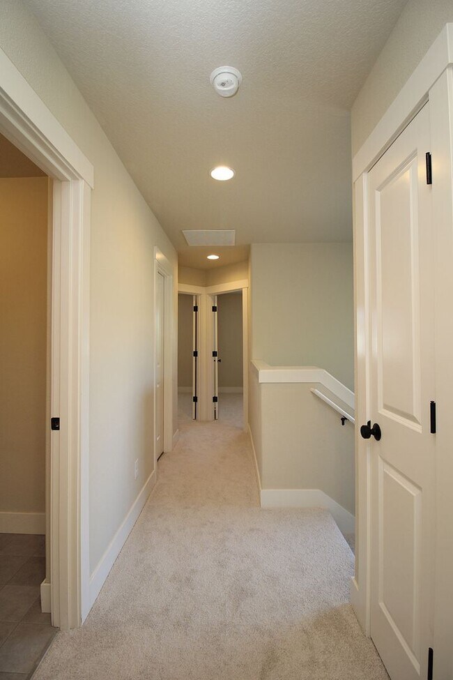 Building Photo - 13490 SW Calabash Terrace