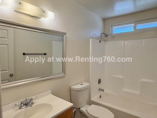 Building Photo - 6455 Linda Lee Dr