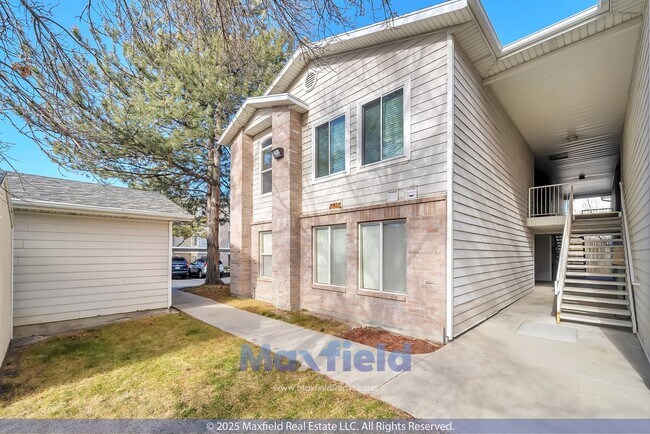 Building Photo - $1000 Off! Stoney Brook Condos Unit #2 - 2BD - 2BTH 1GAR