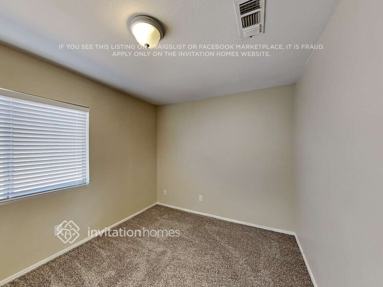 Building Photo - 12112 W Dahlia Dr