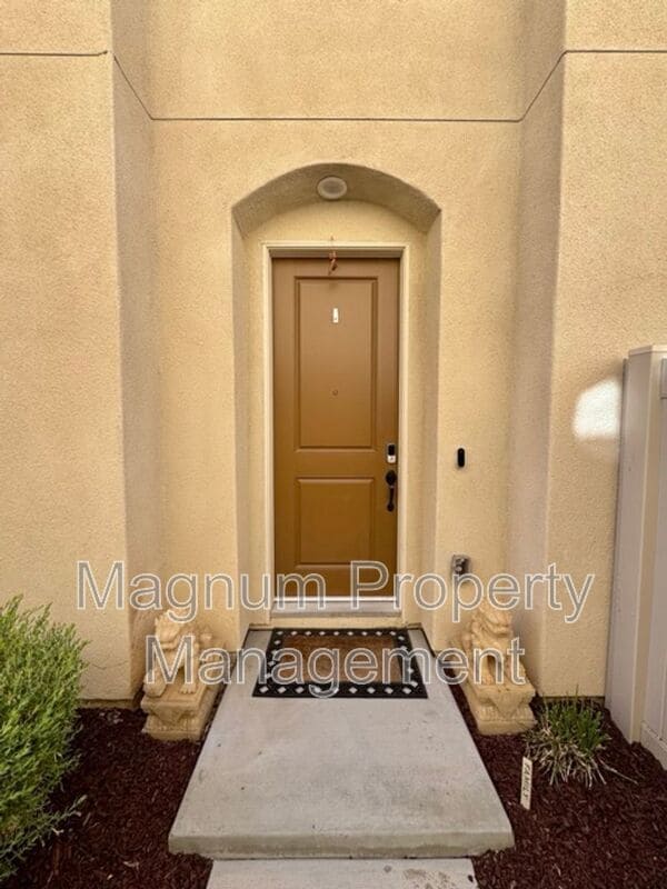 Building Photo - 38572 Rosegate Pl