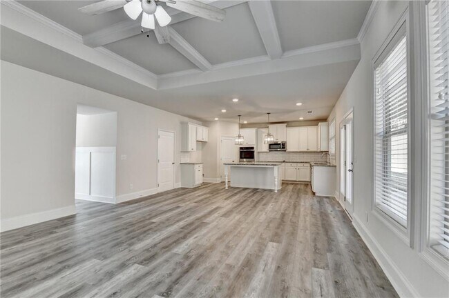 Building Photo - 1661 Silver Crst Wy