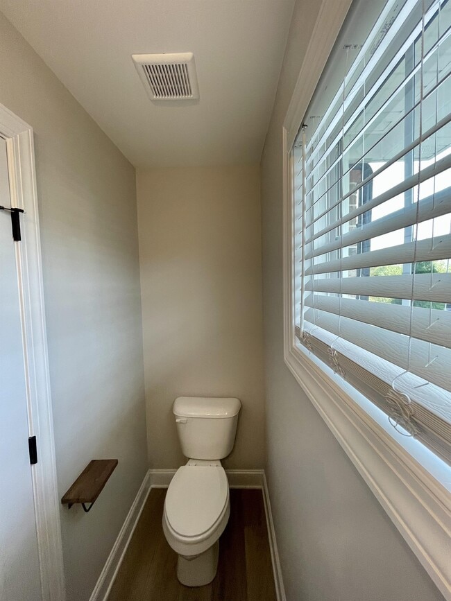 Building Photo - 1005 Ridgestone Ct