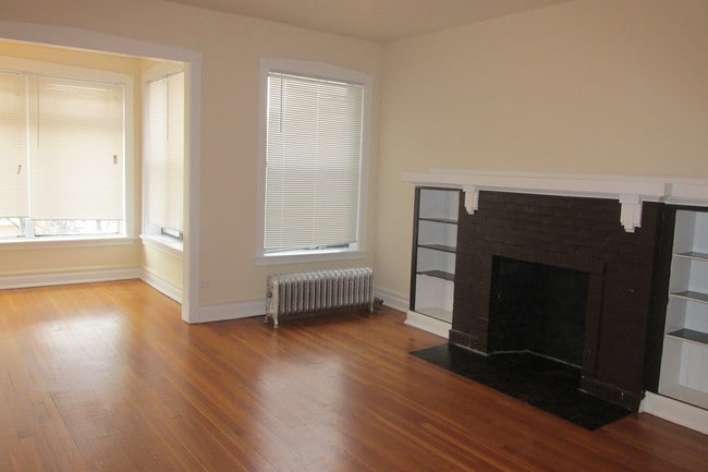 Building Photo - 5401 S Harper Ave
