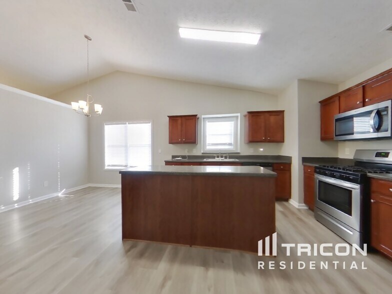 Building Photo - 136 Reid Plantation Dr