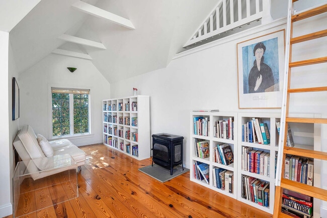 Building Photo - 7470 Sound Ave