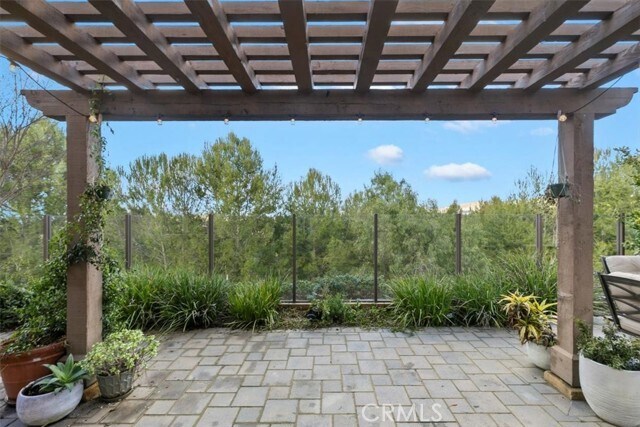 Building Photo - 55 Fuchsia