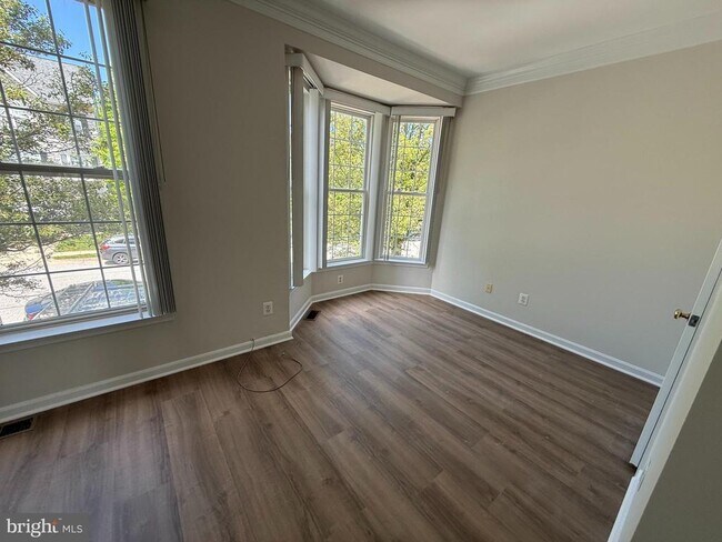 Building Photo - 5714 Goldfinch Ct