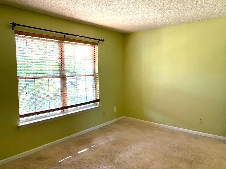 Building Photo - 12100 Greenway Ct